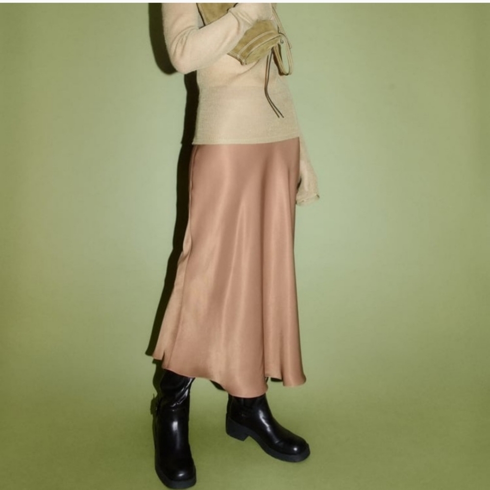 NWT ZARA SATIN EFFECT MIDI SKIRT COLOR MINK SIZE SMALL